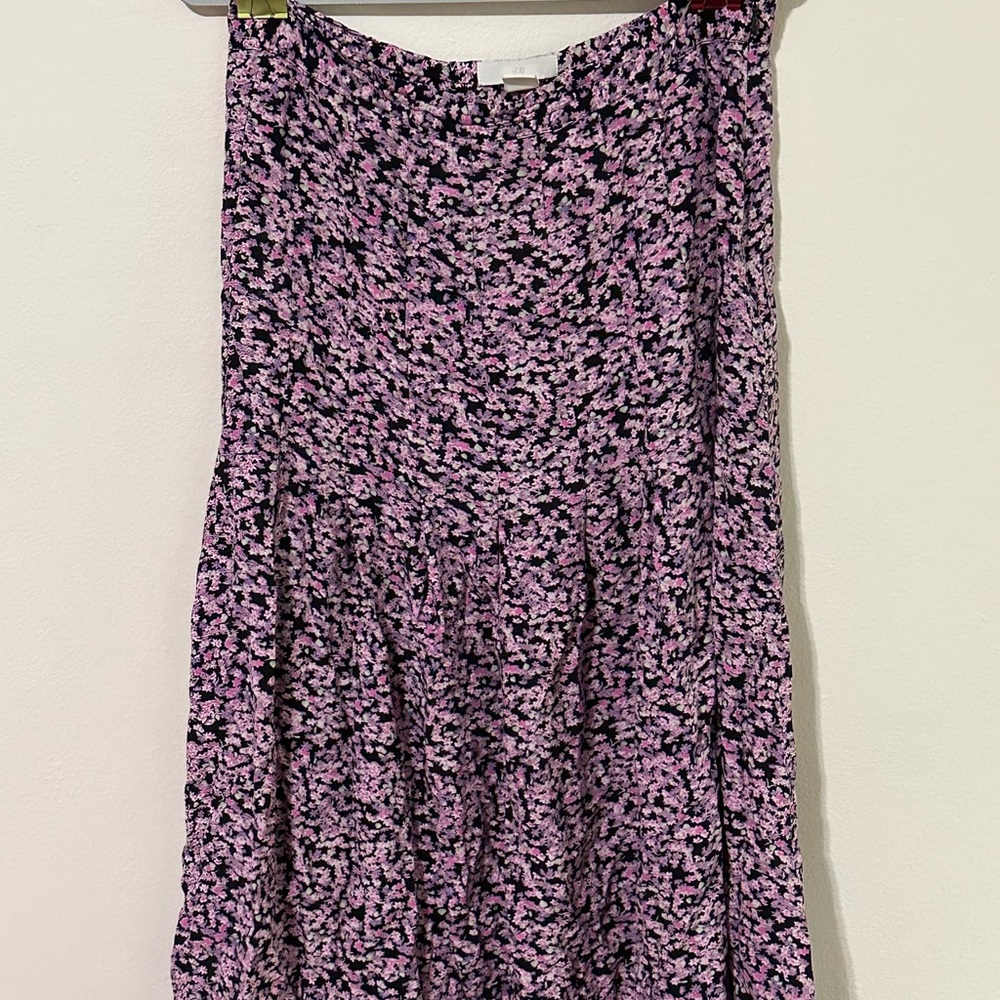 H&M Pink and Black Floral Skirt